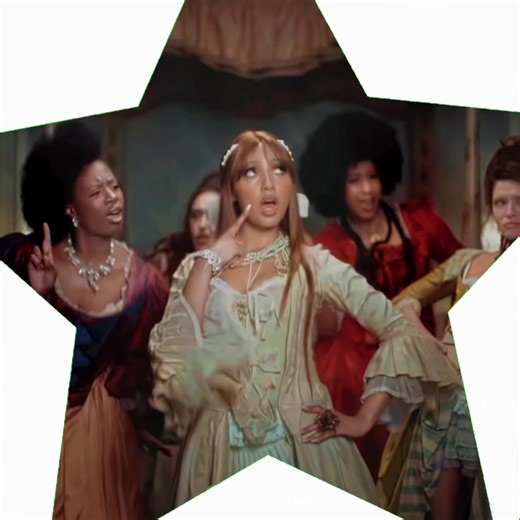 Discover the Unique Style of PinkPantheress