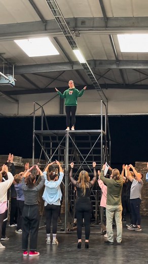 spotlight musicals GmbH on Instagram: "Probenauftakt für DIE PÄPSTIN beim Musicalsommer Fulda! In Kürze verwandelt sich das Schlosstheater Fulda wieder ins ewige Rom und wir tauchen in die Geschichte von Päpstin Johanna ein. Wir freuen uns, dass @sandymoelling erstmals beim Musicalsommer Fulda in die Titelrolle schlüpft. Infos zu ihren Spielterminen: www.spotlight-musicals.de #spotlightmusicals #sandymölling #diepäpstindasmusical #musical #musicaltheatre #fulda"