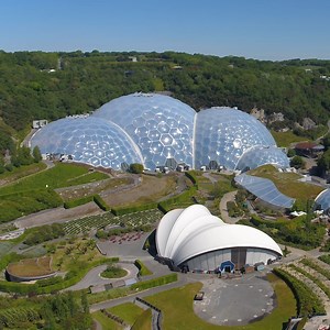 We tend to be quieter on sunny days, so come and enjoy Eden in the warm weather! 🌞 | Eden Project