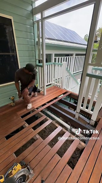 Came across this structural deck replacement on this old Queenslander home replacing the well weathered bearers, joists & decking boards. Giving the clients a little ease back when walking back on their deck 🔨 #decking #builder #tradie #vlog #howto #familybuilding #goodhabits #selfemployed