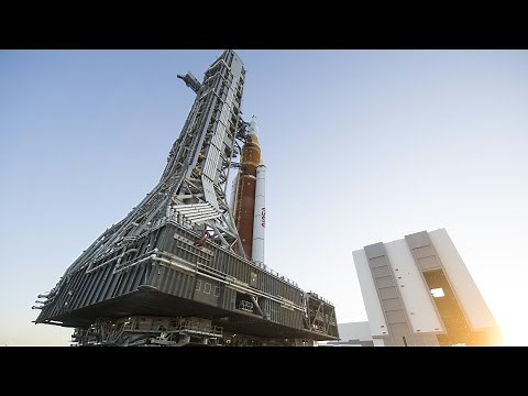 Nasa bringt riesige Mondrakete zur Startrampe | AFP