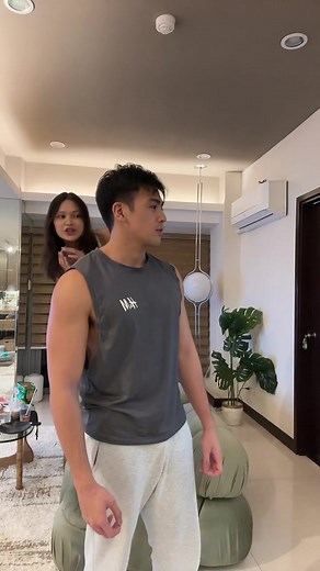 Comforting a Crying Boyfriend - Heartwarming Moment