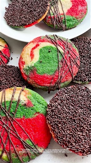 We took the nostalgic flavors of Italian Rainbow Cookies and turned them into these playful slice-and-stuff cookies! 💚 Get Kim Klatzkin's recipe for day ELEVEN of #12DaysOfCookies: https://foodtv.com/4pPaX6V | Food Network