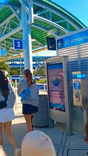 Universal Bus Terminal - Universal Studios Resort