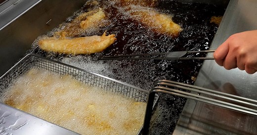Here's How To Cook Chip Shop Chips In Your Air Fryer, And The Extra Steps Are Worth It