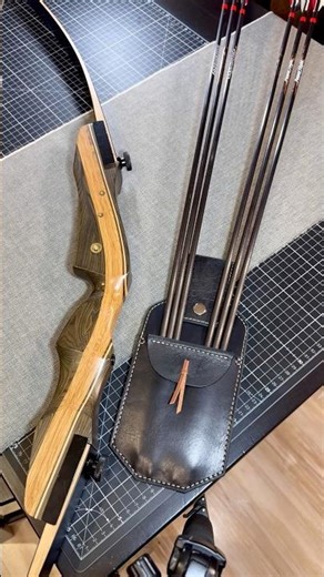 Pocket leather quiver — compact, practical, and perfect for quick shots 🎯🧵 🔗 PDF pattern