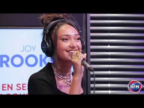 Joy Crookes - Feet don't fail me now - Session Acoustique RFM