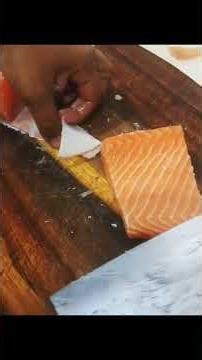 Best salmon cutting skills// easy peel off🐠🐠🐟