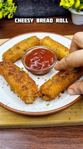 Cheesy Bread roll recipe😋❤️❤️....#shorts #cheesebreadroll #cheese #reels #recipe #viral #foodshorts