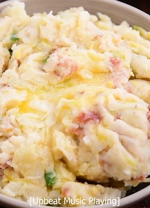 9.1K views · 481 reactions | Colcannon is an Irish mashed potato dish that feature a mixture of buttery mashed potatoes mixed with fried cabbage and some crispy bacon, of course. #stpatricksday #stpatricksday #stpatricksday☘️ #StPatricksDay2025 #stpatricksdayfood #stpatricksdayrecipe #mashedpotatoes #baconbaconbacon #willcookforsmiles | Will Cook For Smiles | Facebook
