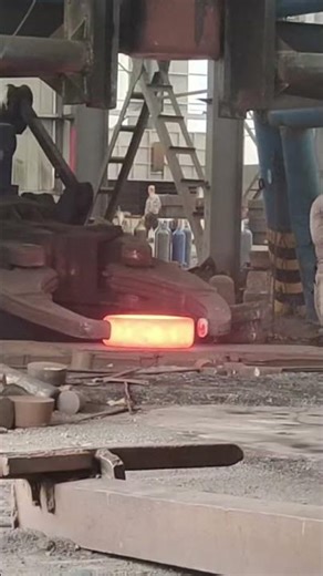 Ultra heavy forging, forging a high-temperature iron cake