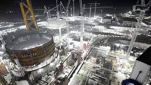 World's biggest crane lifts ring at nuclear power plant Hinkley Point