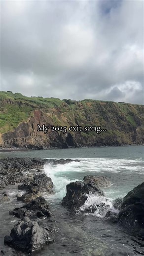 Fitting…2025 was a year. Glad to be moving on. #newbeginnings #trending #exitsong