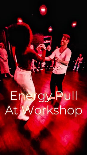 Energy Pull and Energy Push demonstration in Workshop. Here I'm demonstrating a pulling technique where I create an Energy Bar and drag that bar of energy backwards - hooking the hands of the recipient. As I pull backwards, the Energy Bar acts sort of like a rubber band, stretching and becoming more forceful as tension builds. Eventually, enough tension builds that the recipient feels pulled and steps forward to avoid falling. Thanks Susan for your support! 🙏❤️ #qigong #qi #energyhealing #energ