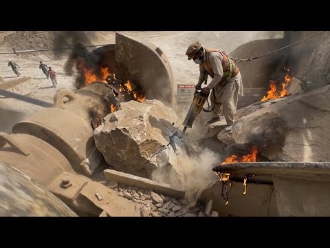 Extreme Crusher Jam: Giant Rock Gets Hammered Into Submission#crushingtime