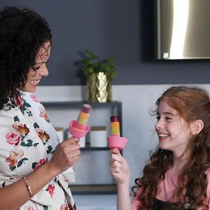 3.1K views · 35 reactions | TAG someone who needs this quick kitchen hack to keep their worktop free of stickiness 1️⃣Take a reusable cupcake case and cut a small hole in the bottom ✂️ 2️⃣Take your favourite ice lolly and slide the stick through the hole so that the cupcake case faces upwards . 3️⃣Enjoy your delicious treat without making any mess✨ | Magnet Kitchens | Facebook