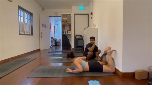 Lydia Chong on Instagram: "Fun backbend variation by Gourav Adak 🧘🏻‍♀️ #advancedyogateachertraining #yogateachertrainingcourse #yttc #yoganation"