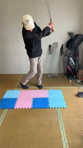 What is the correct golf stance? Is it a hand-up stance that allows you to hit the ball with your...