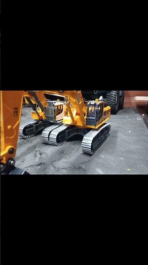 Yigong 970sme & PC520 RC Excavators Side By Side.