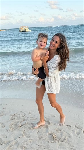 Jana Kramer on Instagram: "How does the time go so fast… don’t blink 🥺"