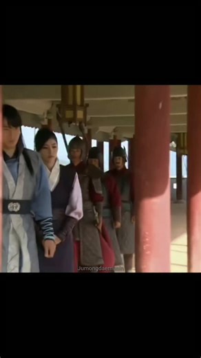 주몽대무신 on Instagram: "Bu haqida qirol Daesoga murojaat qilib norozilik bildirmaymizmi 😂 “U jangda yiqilmadi... Chunki har safar yiqilganda — yanada kuchli bo‘lib turdi. ⚔️ Bu — Muhyul, shamollar qirolligi egasi.” #고구려 #왕 #무휼 #유리 #주몽 #jumong #yuri #muhyul #koreandrama #koreanhistory #dramaedit #kdrama #송일국​ #goguryeo​ #buyeo​ #daeso​ #soseono​ #yesoya​ #yeonpo​ #주몽​ #대소​ #소서노​ #예소야​#Jumong #Daemusin #Goguryeo #KoreyaTarixi #TarixiyDrama #JumongFan #KDramaUz #KoreyaQirolligi #KoreyaSeriali #Motiva