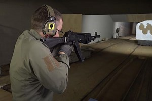 Видео: автомат АН-94 "Абакан" сравнили с АК-74 - Российская газета