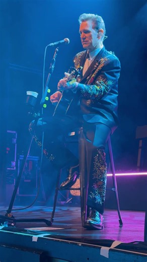 I Can’t Help Falling In Love With You (Elvis Presley Cover) Chris Isaak Live #elvis #chrisisaak