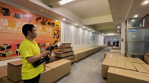 T-shirt Gun T-shirt Launcher Ball Launcher Cannon for Sending Gift Toy Socks