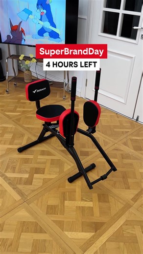 My toxic trait? Thinking I could do splits without training 🤡 Glad I found help 😂🦵 #homeworkout #fitness #gym #abs #glutesworkout