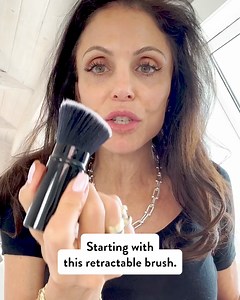 Wake up your face in no time like the one-and-only Bethenny Frankel with this gorgeous makeup set! Bethenny’s Beauty Bundle Kit includes: Baked Balance-n-Brighten in your perfect shade Baked Bronze-n-Brighten in Medium Spackle Hydrate Serum Blush in Practical Pink Jelly Balm Hydrating Lip Color in In The Buff Angled Kabuki Brush Get yours on laurageller.com today! 💕 | Bethenny Frankel