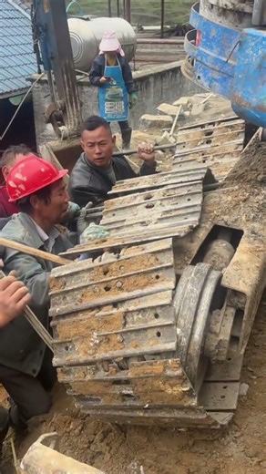 How to Fix a Broken Excavator Track! 🚜