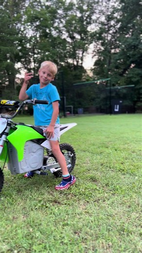 Dirt Bike Wheelies: Mastering the Stunt Lifestyle