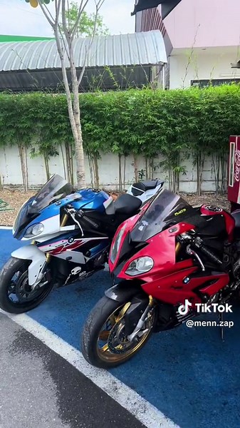 ❤️💙 #s1000rr #s1000 #bigbike