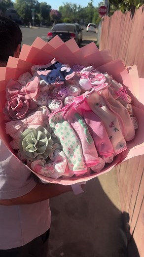 Diaper bouquet for a beautiful baby girl 🥹💗 #fypage #florist #bouquets #sacflorist #diaperbouquet #eternalroses #babygirl