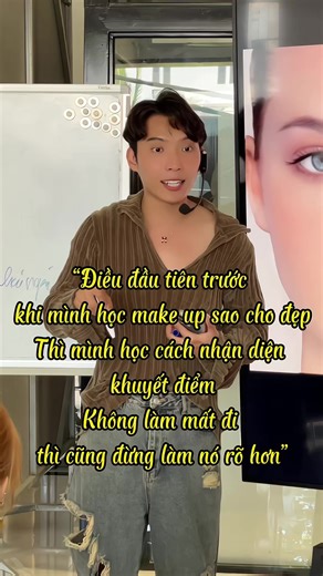 118K views · 692 reactions | Danh hiệu người thầy mặc đồ rách nhất thuộc về tui . Đầu tuần năng lượng và tích cực, nhận ra sứ mệnh của mình là trao thật nhiều giá trị và là nguồn cảm hứng bất tận cho không chỉ học viên của mình, mà còn là những anh chị em đồng nghiệp yêu thương ♥️ | Sang Lê - Phù Thuỷ Makeup | Facebook