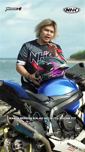 di kecepatan tinggi, helm yang ga pas itu bahaya. #nhkhelmet