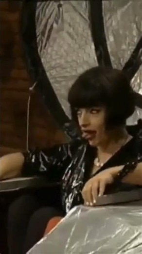 TV show : NINA HAGEN lands in a UFO #ninahagen #haraldschmidt