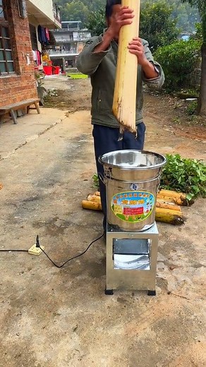 Strange Blender Machine! It Blends Banana Trees and Leaves Like Magic! | Kawsaruzzaman Molla