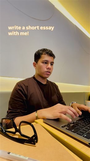 Moses on Instagram: "Here’s how I write my essays 💻📝✨👇 1. Plan - What do you want to write about? - What’s the purpose of your piece? - For assignments: check the guidelines - For research: identify your audience and scope - Define your thesis statement or key question 2. Research - Gather your sources (textbooks, research articles, lectures, etc.) - Review them to build conceptual understanding - I use mind maps to connect ideas across sources and my own thoughts 3. Outline your essay - Most