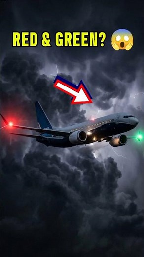 Why Do Airplanes Have Red & Green Lights? 😱✈️ #shorts