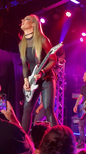 Nita Strauss - Dead Inside (solo) - Madison, WI - June 25, 2023