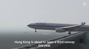 Hong Kong’s Nearly Empty Airport Gets an $18 Billion Expansion