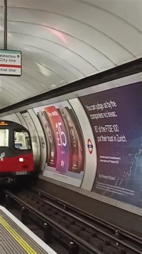 Northern line departs Bank #northernline