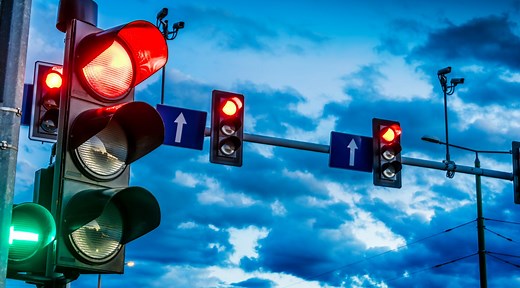 Can you turn left at a red light in Colorado?