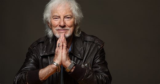 Hugues Aufray annoncé mort, le chanteur de 96 ans pousse un coup de gueule : "méfiez-vous de ces jeunes escrocs !" (vidéo)
