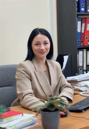 ©️ «Ничего более совершенного, чем она, природой не создано!» Речь Президента Республики Беларусь 🇧🇾 Александра Лукашенко и объявление 2026 года Годом белорусской женщины получили яркий отклик от хрупкой половины нашей страны 💪 Пока в сети развивается стихийный флешмоб, мы показываем всему миру наших очаровательных мазовских красавиц 🌸 Ласковых, нежных и улыбчивых тружениц 🥰 #МАЗ #2026год #годбелорусскойженщины #президент #женщины