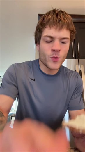 Anthony Koz (@anthonykoz)’s video of justine and jason bateman