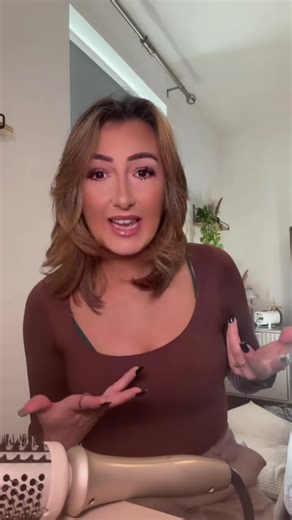 Bouncy Blow Dry in Seconds with This Amazing Brush