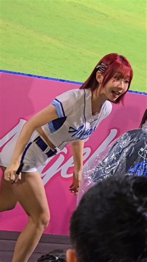 安娜×外野簽名/#fubonangels/#外野熱區#富邦悍將 #cpbl #チアリーダー #taiwancheerleaders#安娜