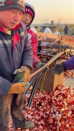 Cable scrap cutting machine..